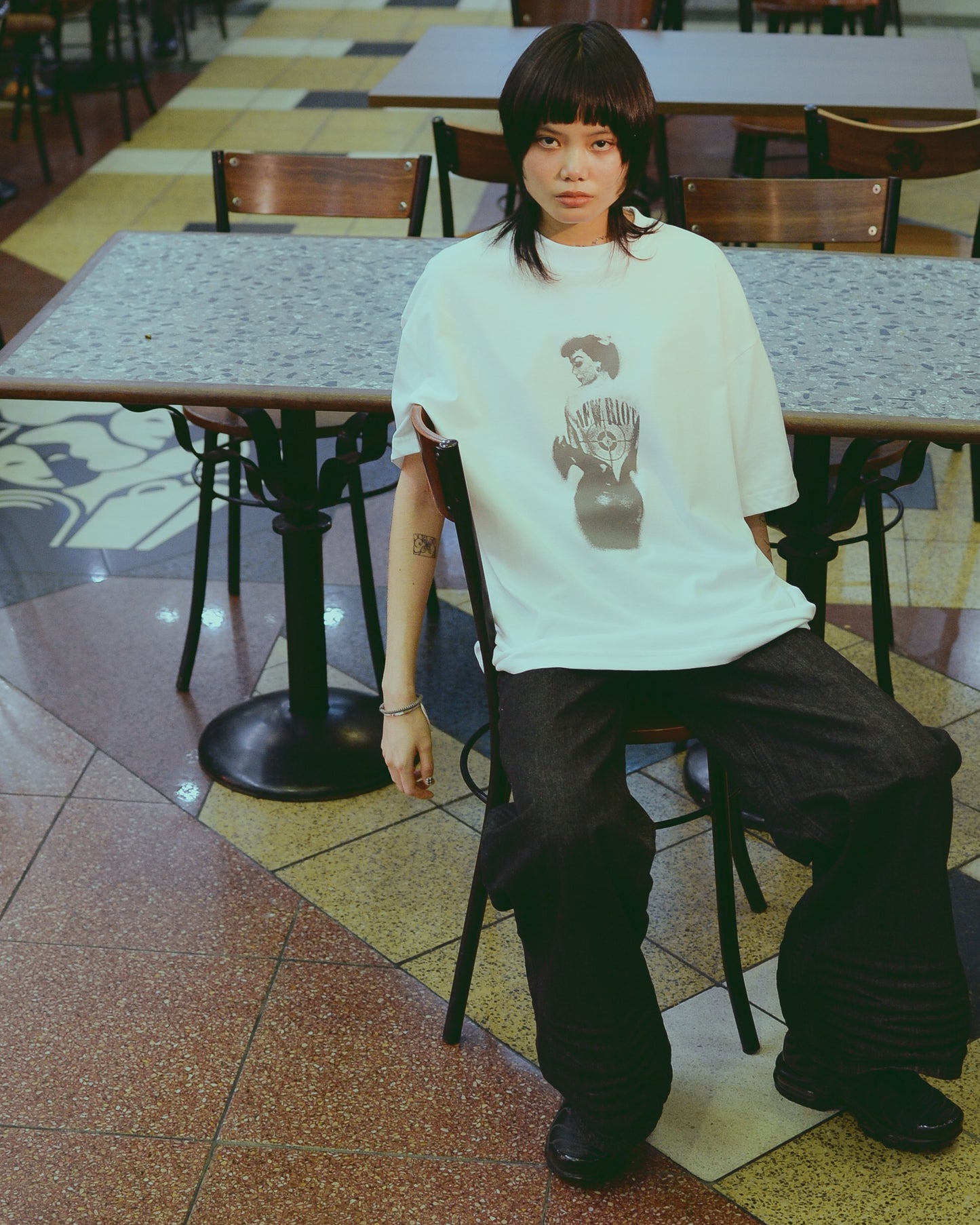 ghost tee wht/grey